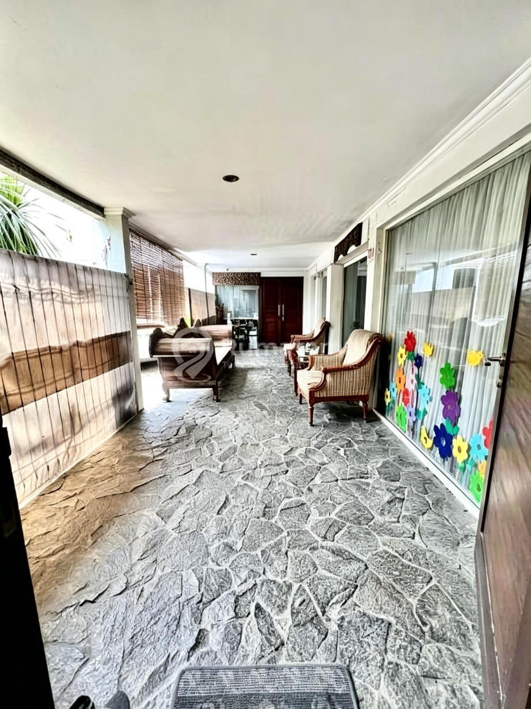 Dijual rumah lama dan rumah kost + Swimming pool 18 kamar di Cilandak