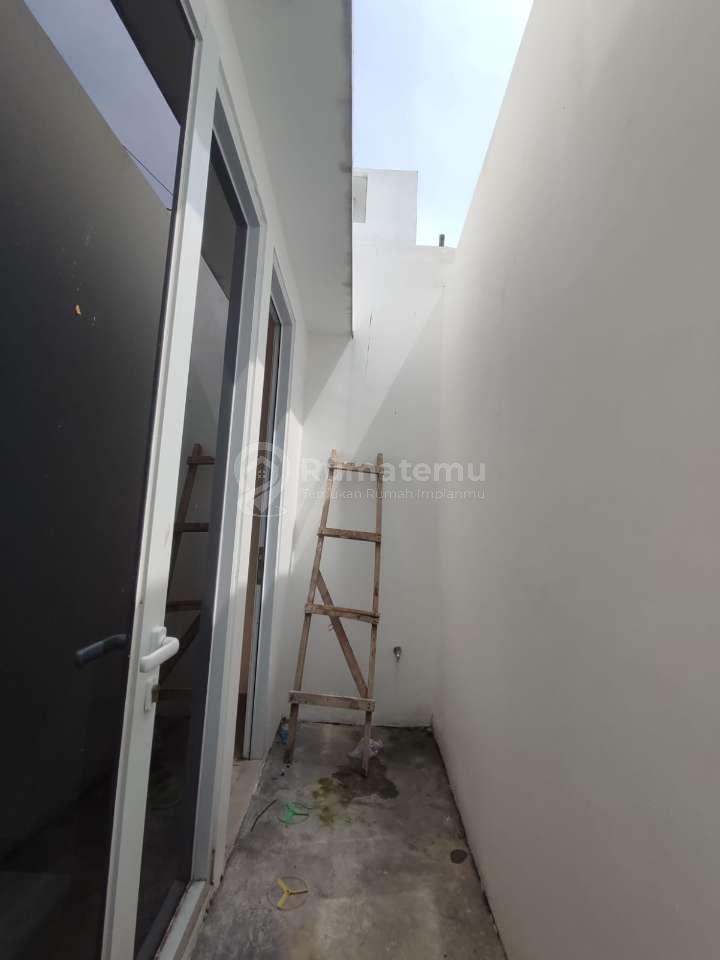 Rumah modern siap huni 2 lantai di percetakan negara XI seberang BPOM jakarta pusat