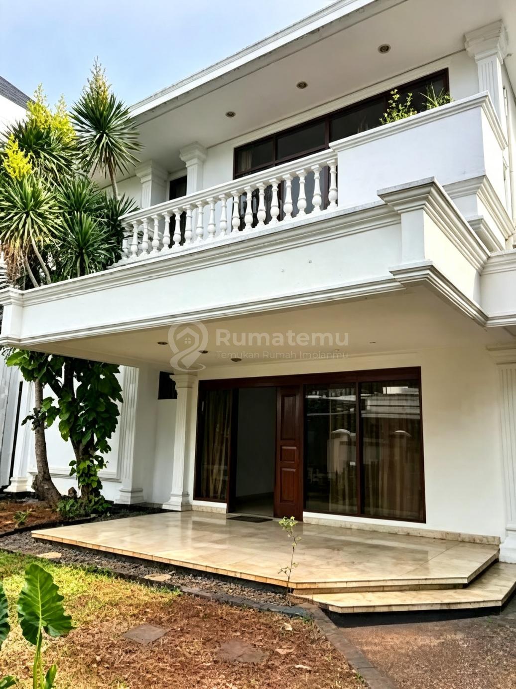 Rumah Bagus di Sewakan 2 Lantai Siap Huni di Permata Hijau