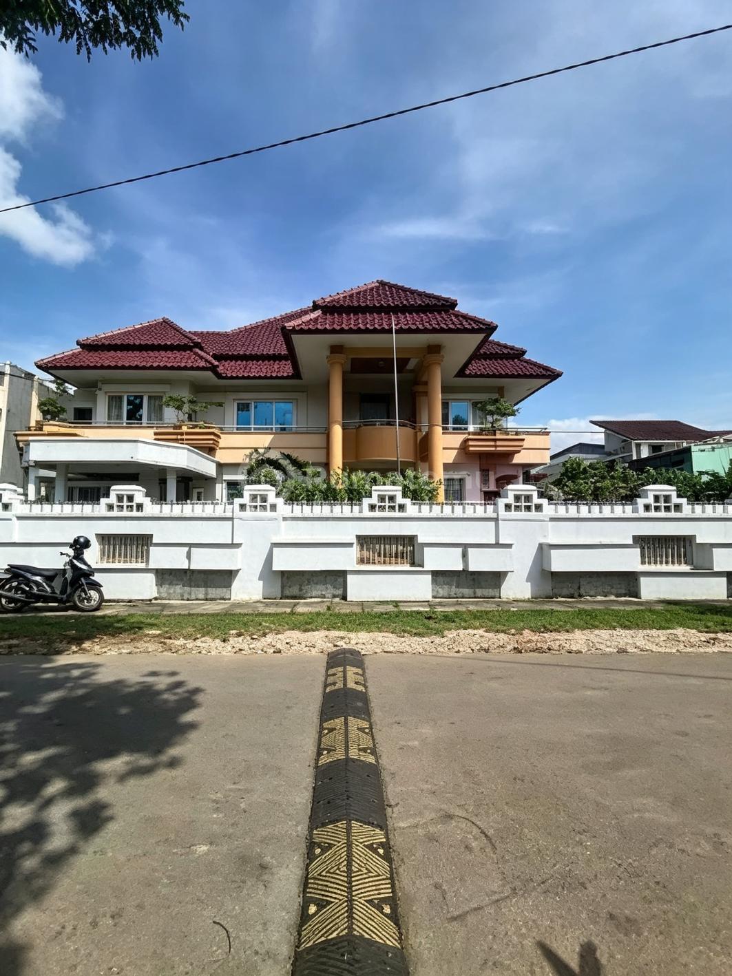 Rumah Bagus dan Mewah di Duren Sawit Jakarta Timur