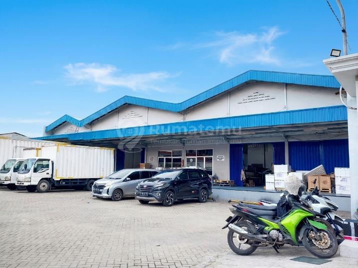 Gudang Loading Dock Jalan Raya Bekasi Cakung Barat
