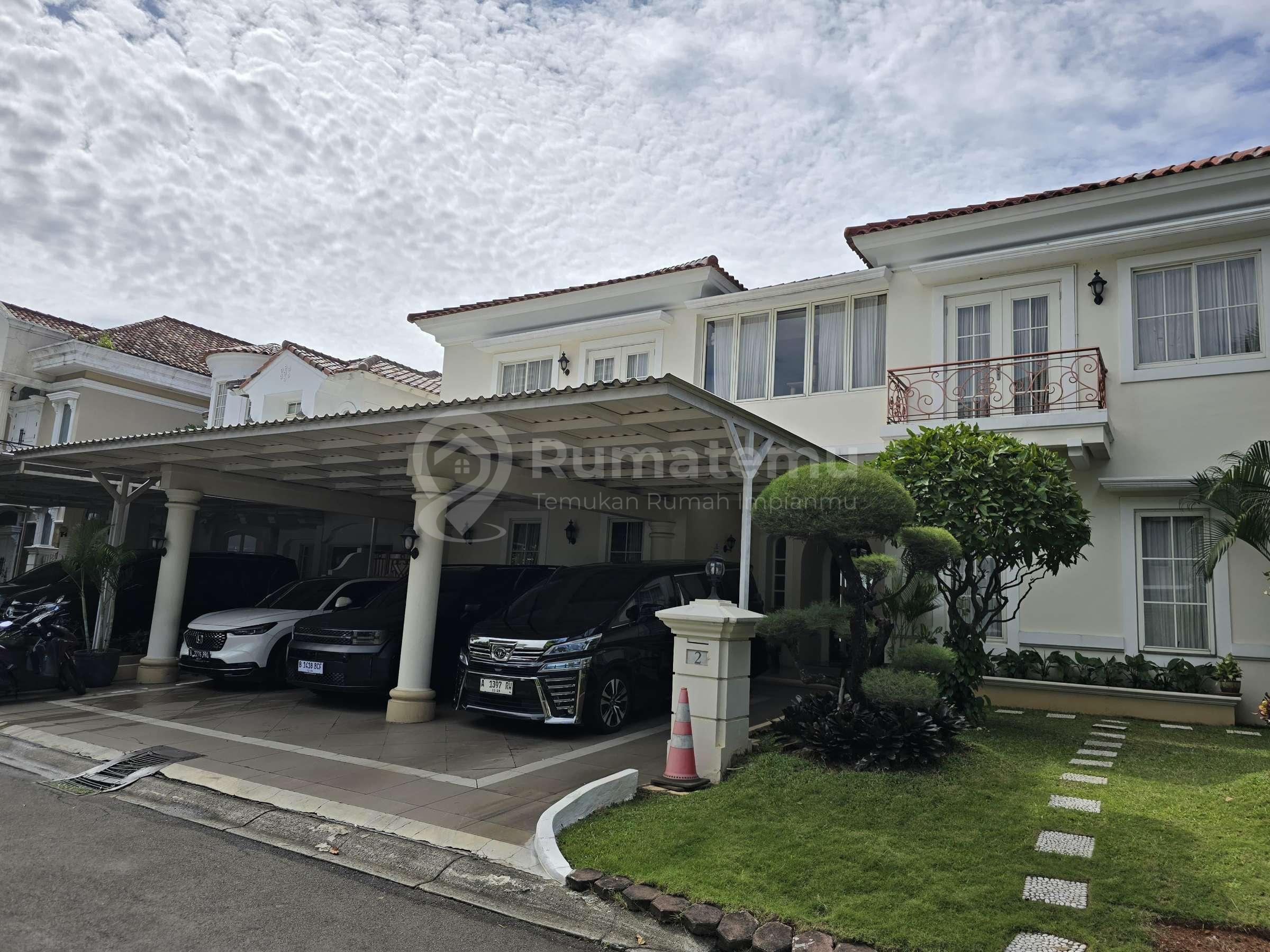 Dijual rumah mewah strategis Akses jalan lebar di Taman Beverly Golf Karawaci