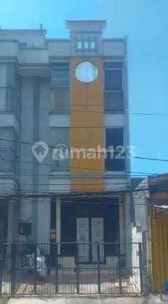 Dijual Ruko Peluang Investasi di Lokasi Prime Jakarta Barat