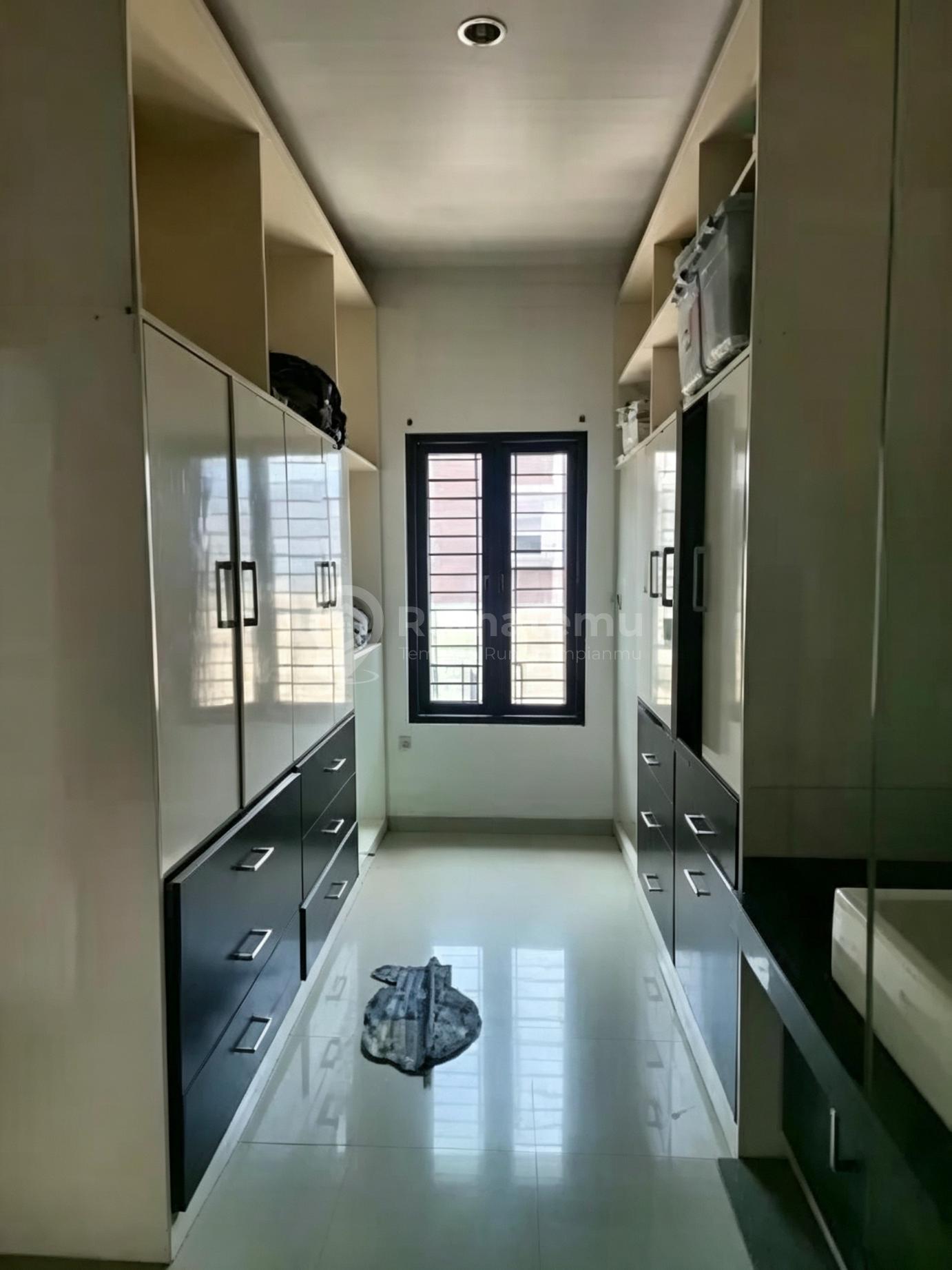 Rumah Bagus Murah 2 Lantai SHM di Kelapa Gading