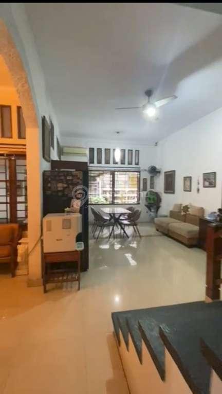 Rumah strategis di Pancoran 