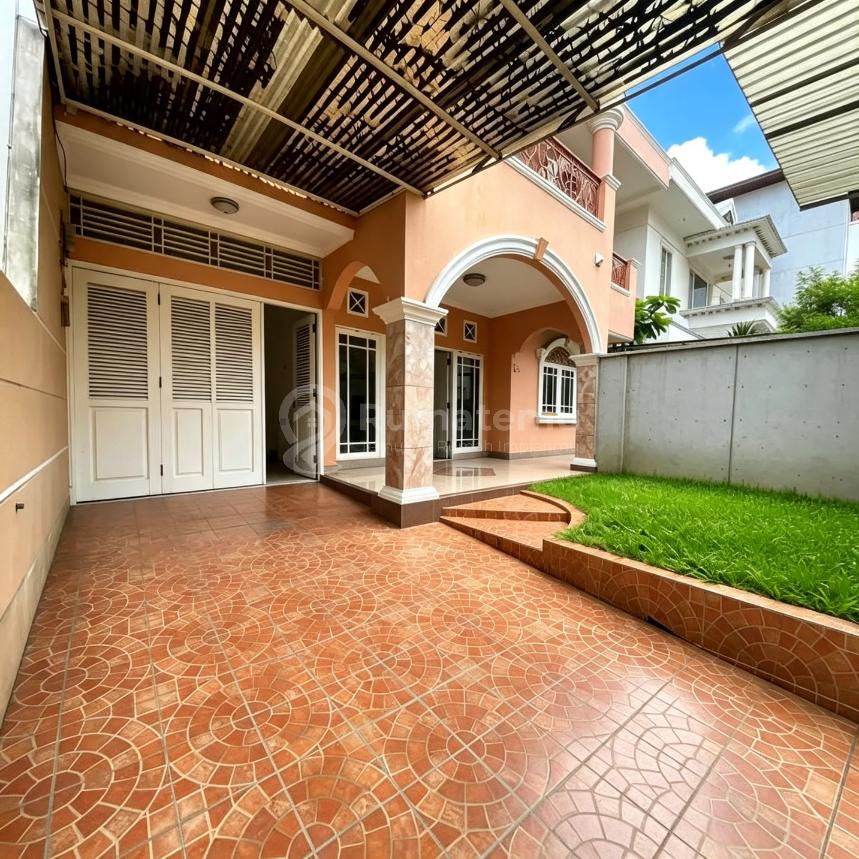 Dijual Mepet NJOP Rumah 2 Lantai Kelapa Gading, Jalan Lebar, One Gate System, Tidak Banjir, Dekat Mkg Moi Mag Harga,13M Nego Rumah cocok untuk hunian keluarga besar