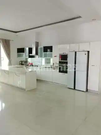 Rumah 2 Lantai Hoek Kelebihan Tanah Banyak Selatan The Green BSD