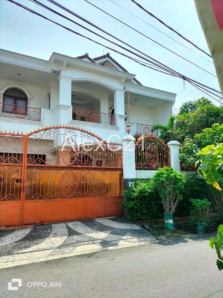 Dijual dan disewakan Kebayoran Lama Utara, Kebayoran Lama Row jalan 2 mobil Hadap Selatan