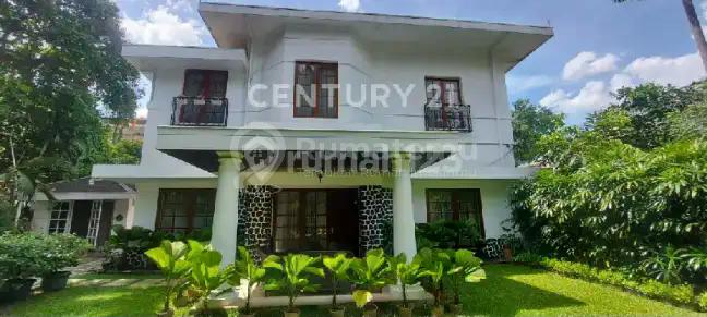 Rumah Mewah 2 Lantai bisa untuk Tinggal dan Usaha di Menteng