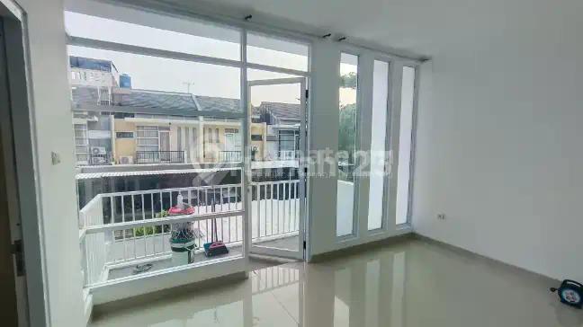 Disewakan Rumah Cengkareng Dekat Halte Tj dan Pasar Modern