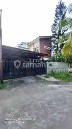 Dijual Rumah Luas Dan Rapi, Hadap Tenggara di Kencana Loka