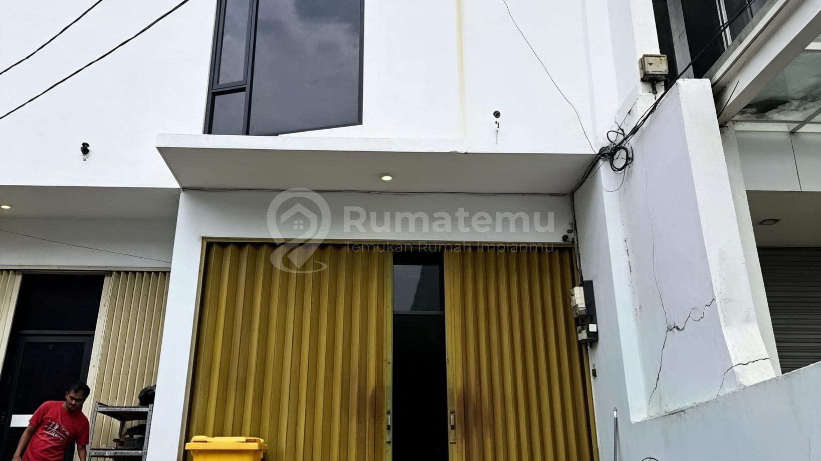 Ruko di Pluit Karang Jelita