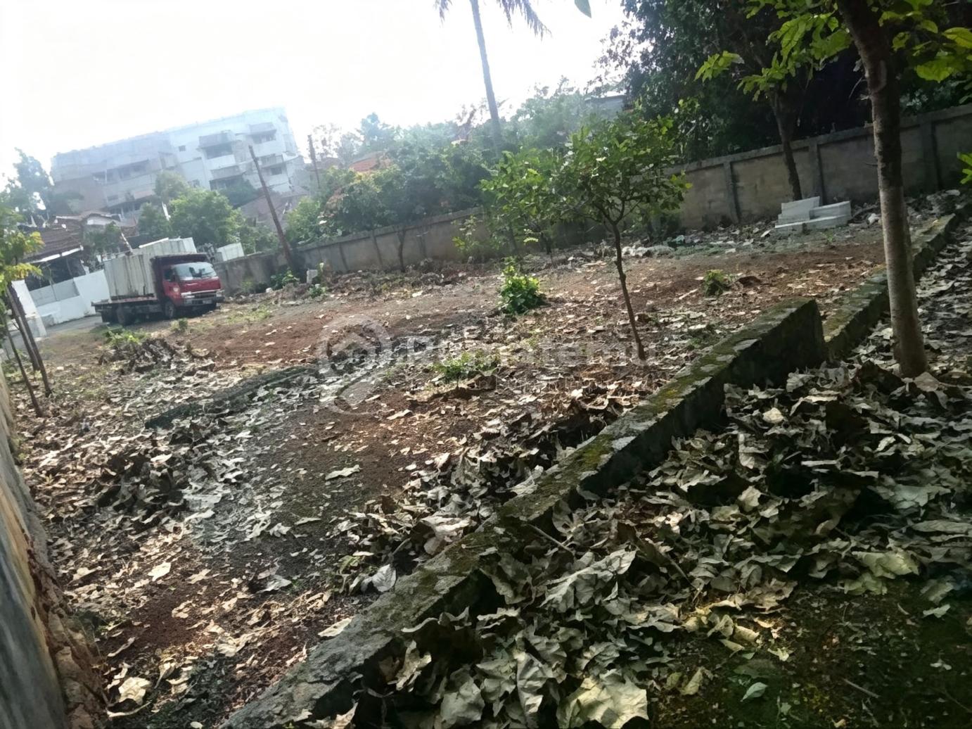 Tanah Ngantong Siap Bangun di Bintaro , Jakarta Selatan