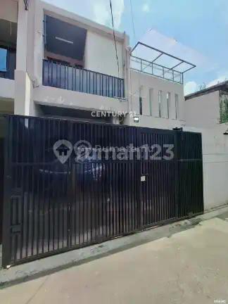 Dijual Rumah Strategis Harga Menarik di Kebayoran Baru Jaksel