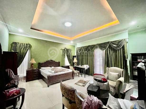 Rumah Menteng Proklamasi. 2 Lantai. 21x35. With Swimming Pool. Siap Huni