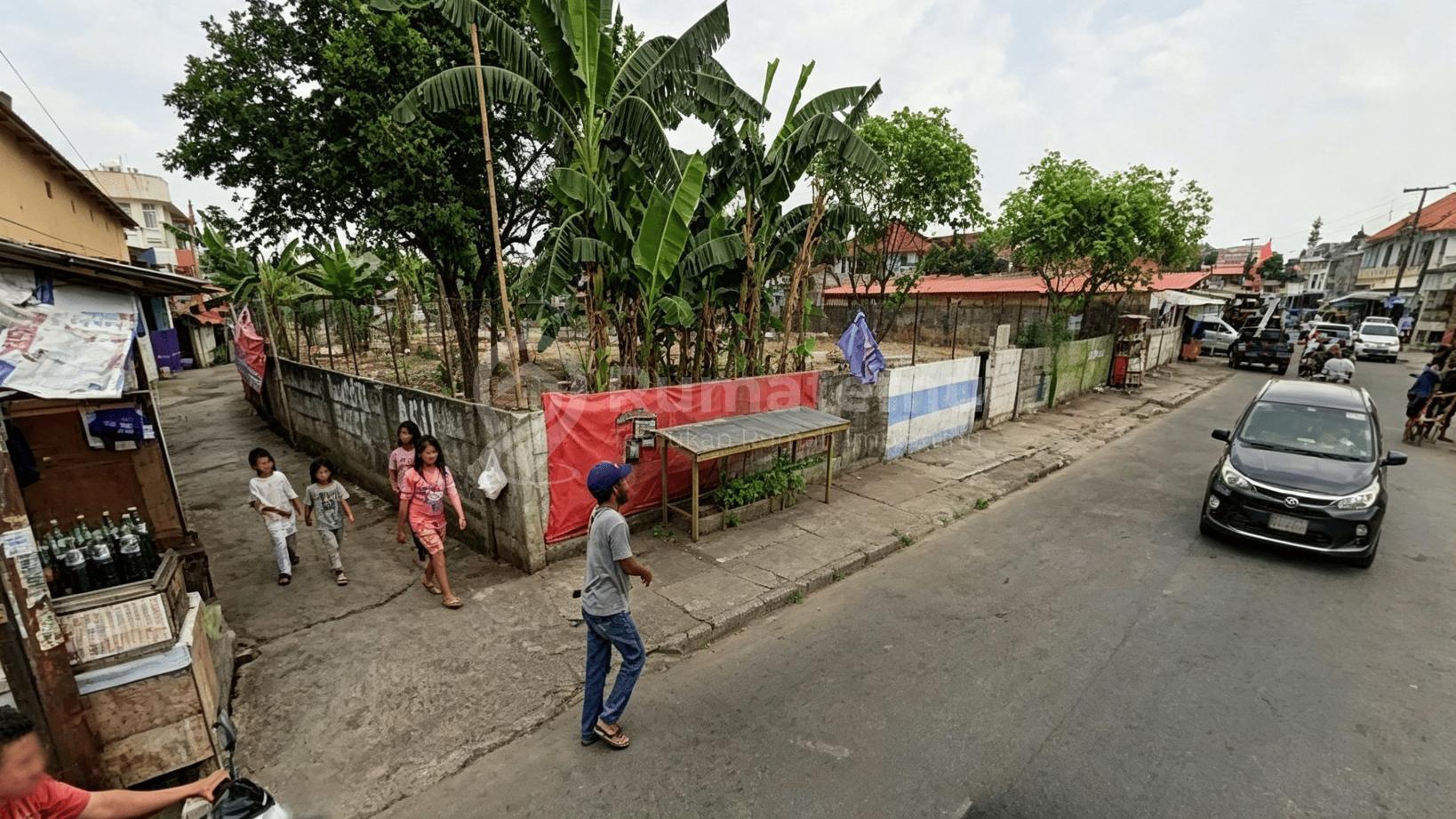 Disewakan tanah komersil Jatiwaringin Akses jalan 2 mobil lebih Hadap Selatan, Pondok Gede, Kota Bekasi