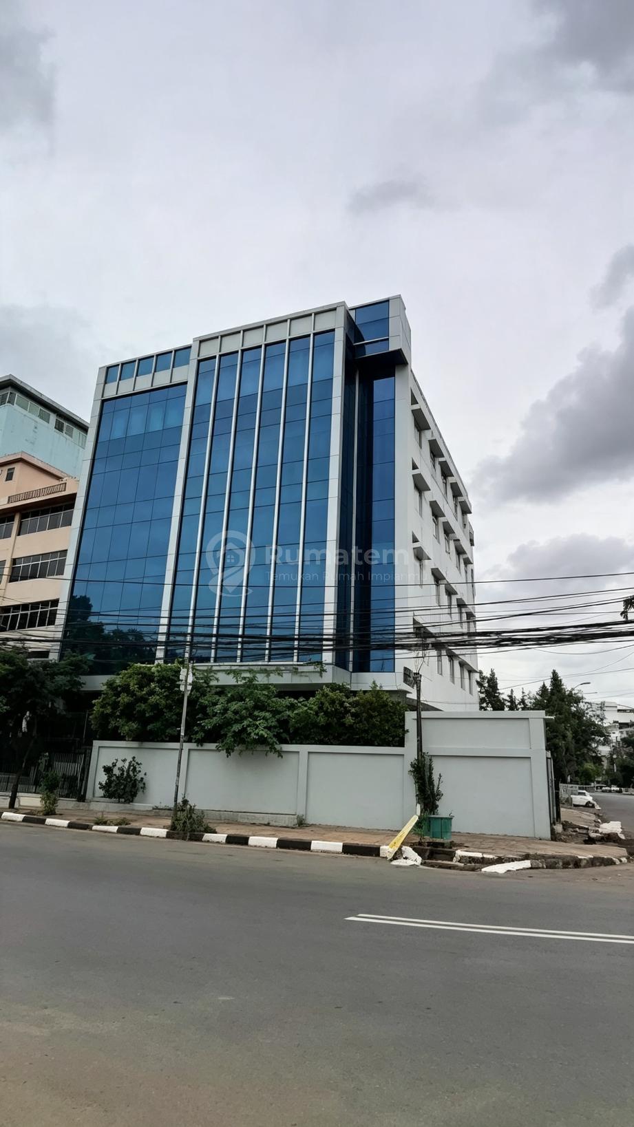 Lokasi Strategis, Gedung Brand New Siap Pakai Dijual di Cikini Jakarta Pusat