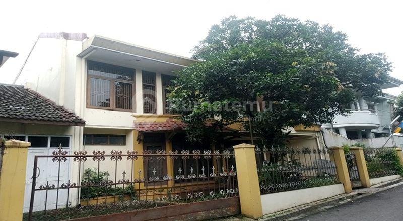 Rumah Modern Classic 6 Kamar Tidur 3 Kamar Mandi Garasi dan Carport Bebas Banjir Untuk Kost Premium Home Stay Guest House di Jl. Cisitu Lama Dago Bandung