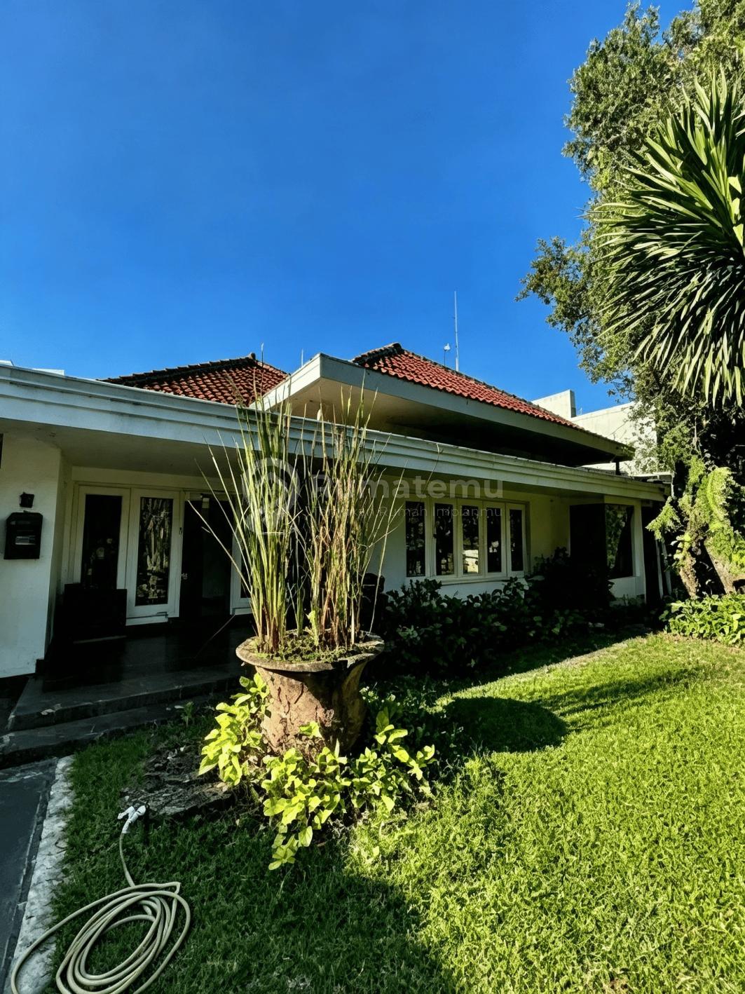Dijual Rumah Lama Siap Huni di Menteng, Jakarta Pusat