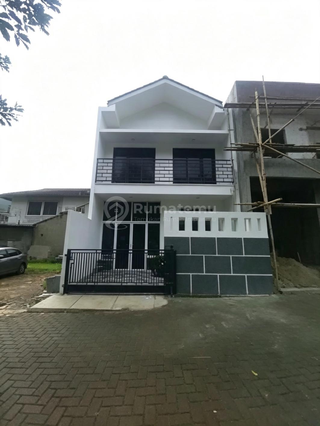 Rumah Siap Huni Dalam Cluster di Pondok Kelapa