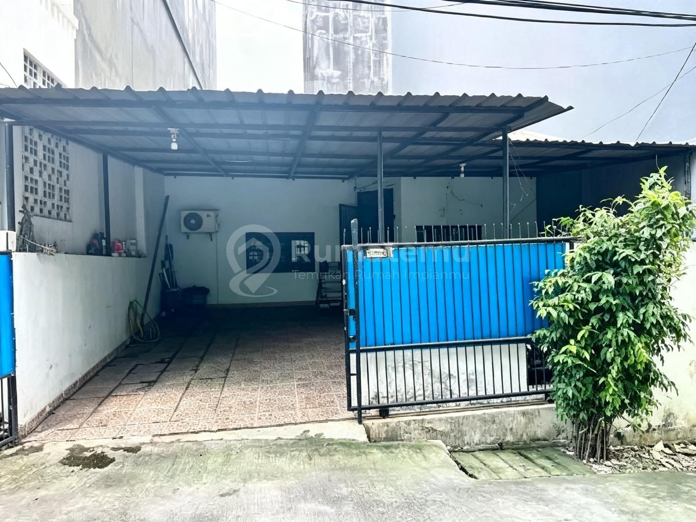 Rumah 1.5 Lantai Siap Huni Didaerah Kelapa Gading. Lingkungan Aman Dan Bebas Banjir