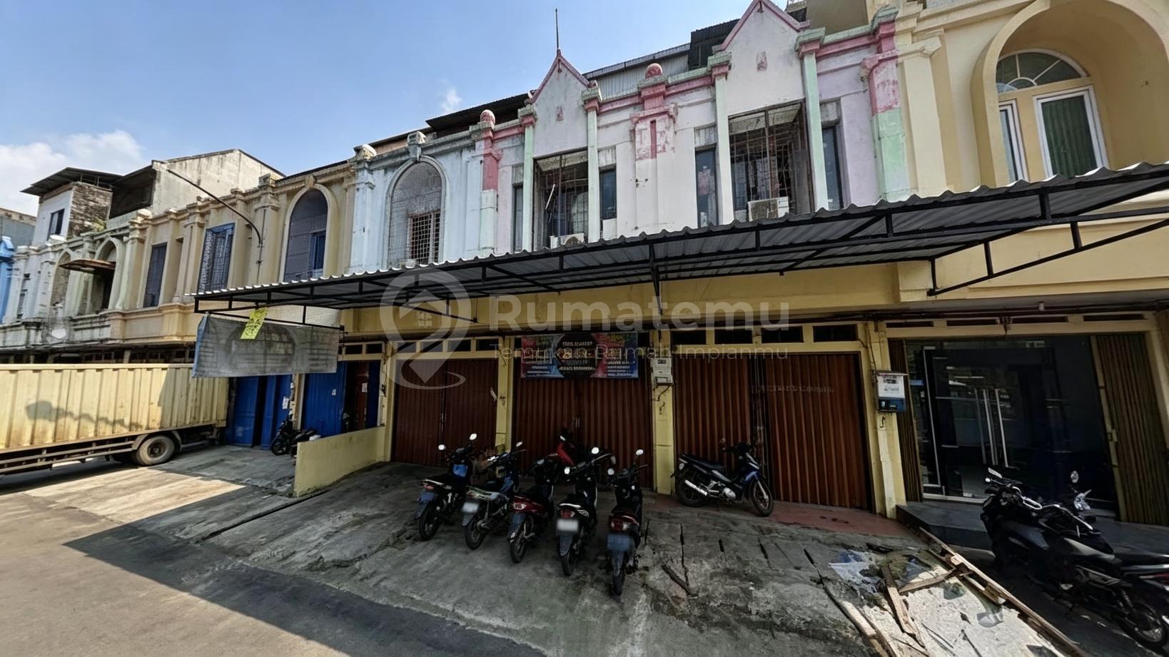 Dijual ruko Akses jalan 3 mobil lebih di area Taman Palem 3 unit Cengkareng Barat, Jakarta