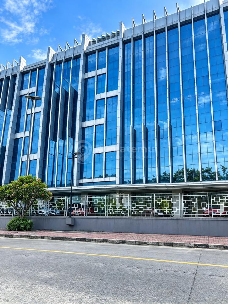 Dijual Ruko Gandeng Terenovasi Area Bandara Soekarno-Hatta Cengkareng, angat cocok untuk dijadikan gedung perkantoran, pusat logistik, atau bisnis komersial lainnya.