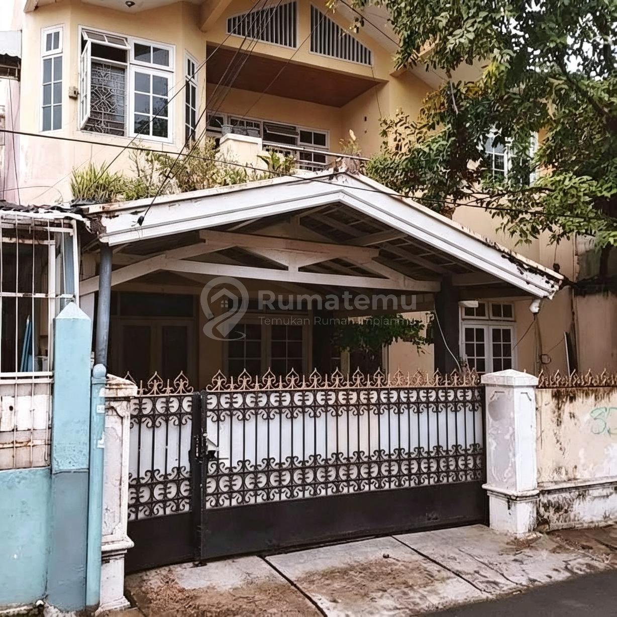 Dijual cepat rumah (BU) cocok utk rumah kost Lokasi sangat strategis di Kemanggisan