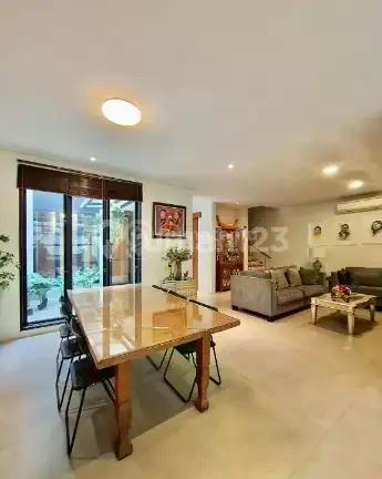 Dalam Kompleks Rumah Siap Huni Dijual di Cipete Jakarta Selatan