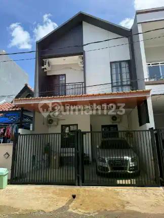 Rumah 2 Lantai Regency Melati Mas Bagus
