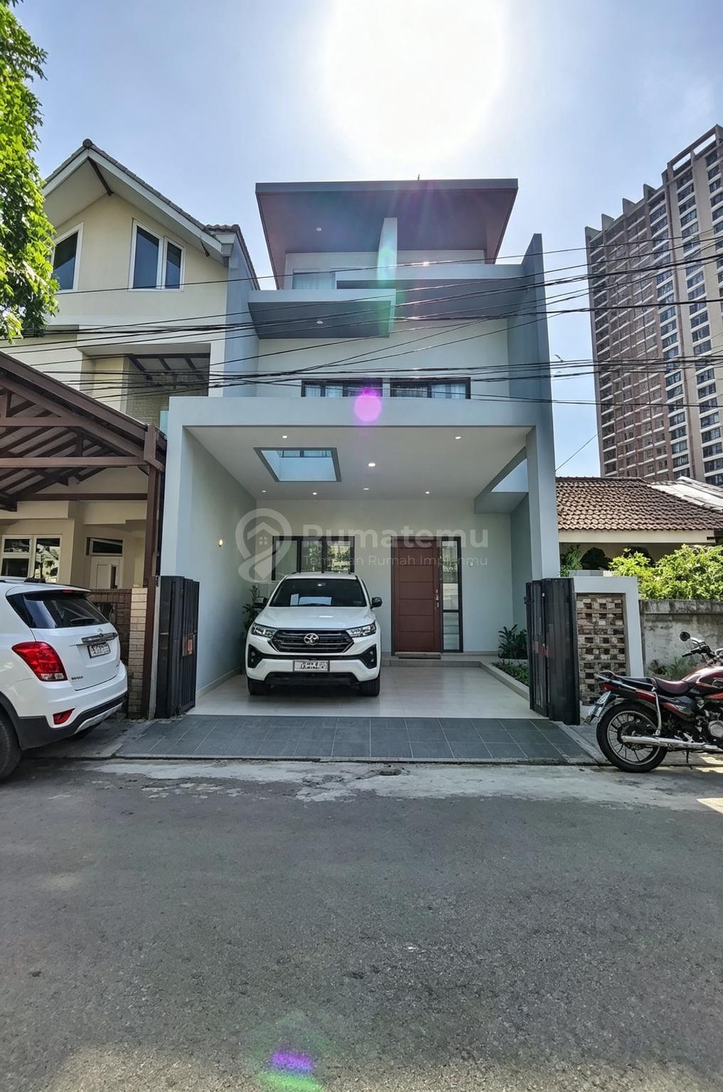 dijual RUMAH PONDOK INDAH,4 KT 122 M2,KEBAYORAN LAMA,JAKARTA SELATAN