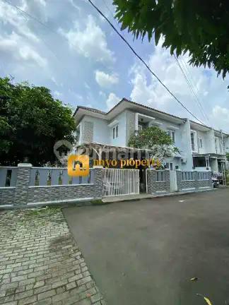 Rumah Pojok Bagus Tanah Luas Dalam Cluster Strategis di Cipayung
