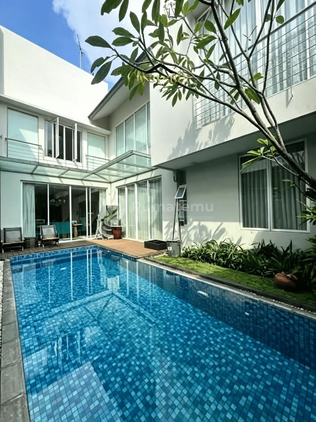 Dijual Rumah Cantik Siap Huni Dalam Town House Cilandak