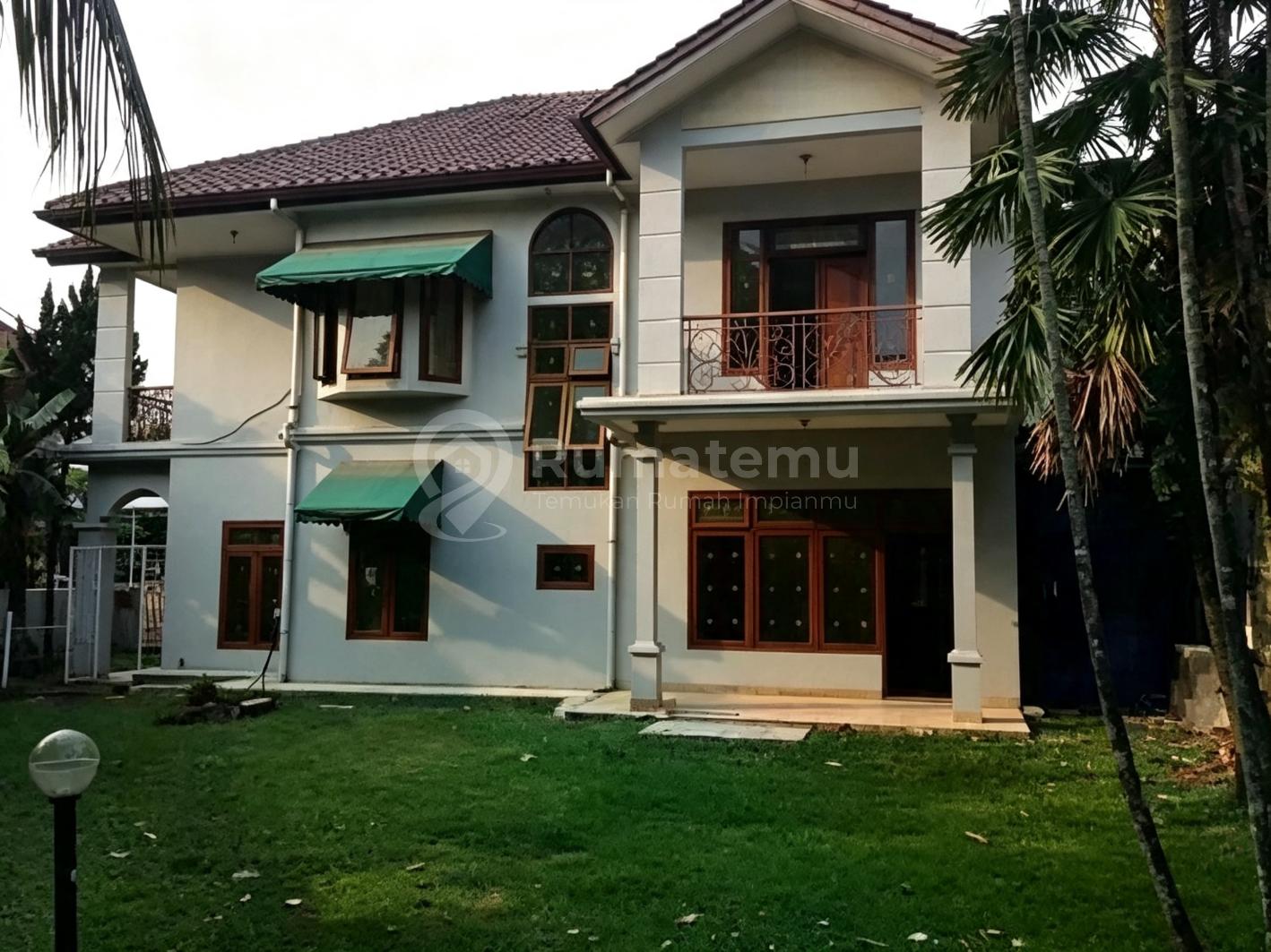 Rumah 2 Lantai Renovasi Design Menarik Strategis