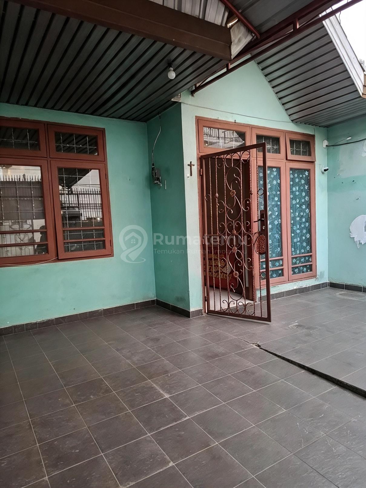 Citra 1 Ext, Kalideres, Jakarta Barat..Disewakan Rumah 2 Lantai, 4 KT, 3 KM, Ada 2 Kamar di Bawah, Dekat ke Jalan Daan Mogot Raya.-Put1026