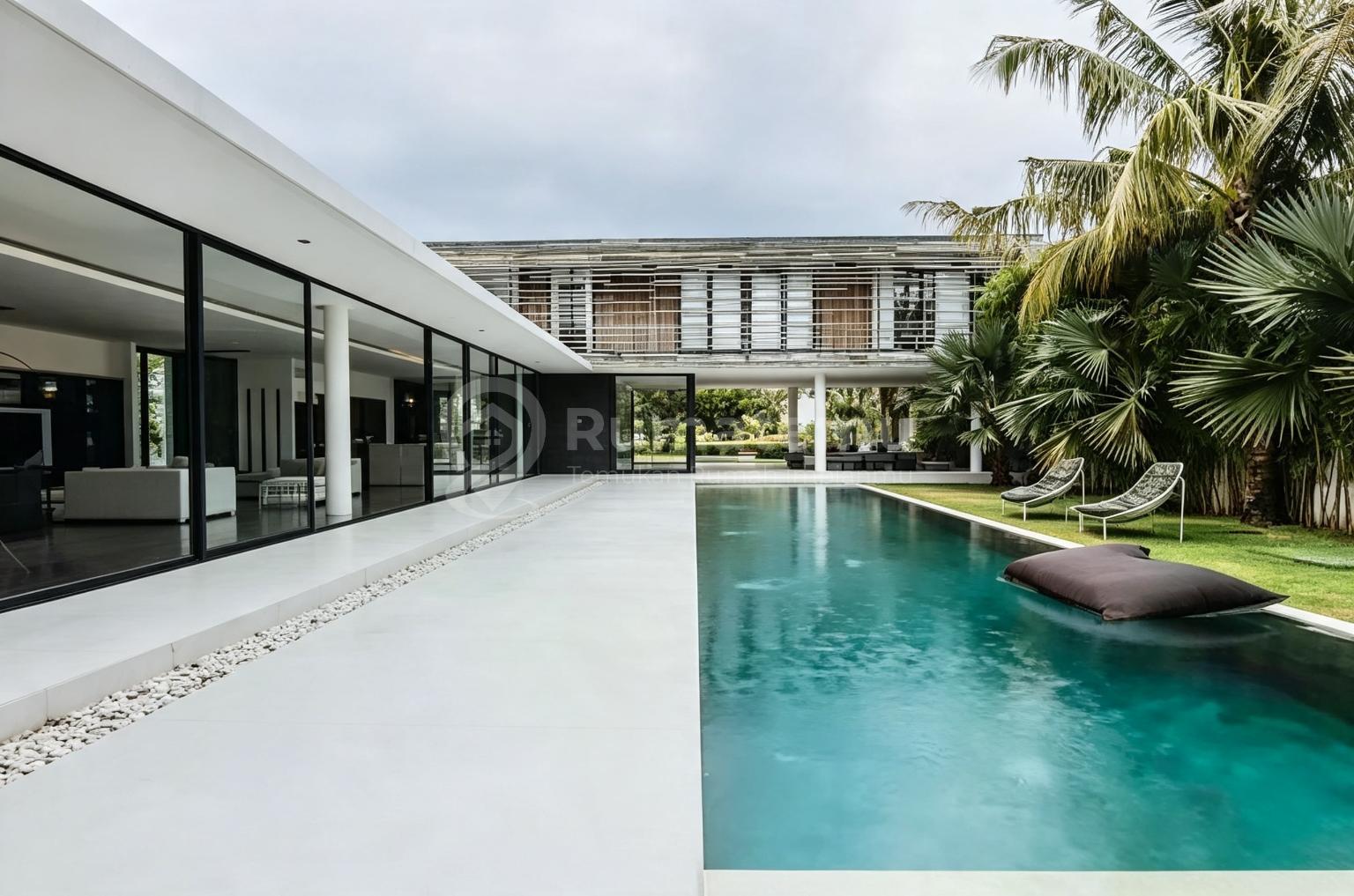 Ready For Rent 5 B R Luxury Villa In Berawa Canggu Bali