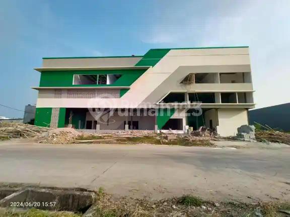 Pabrik Gudang Baru Di Pergudangan Laksana Bizzpark Pakuhaji Tangerang. Banten