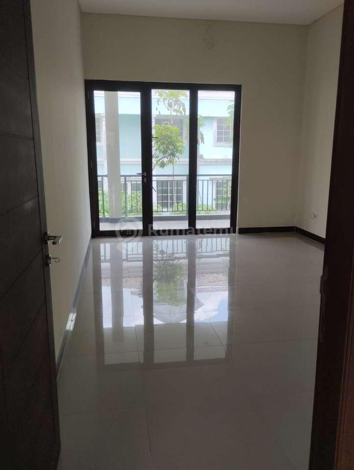 Rumah Siap Huni Cluster Depan Sentul City, Dekat ke Ah Poong