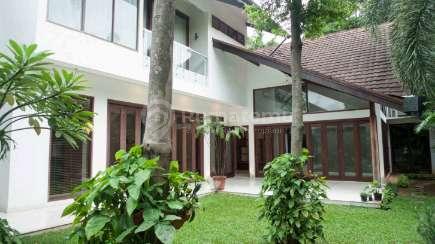 Dijual rumah mewah + swimming pool di area Kemang, Cilandak Timur, Pasar Minggu