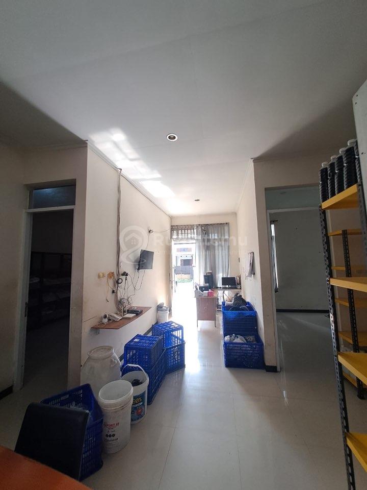 DIJUAL / DISEWAKAN Rumah Hook Strategis di Taman Holis Indah 2 – Bandung