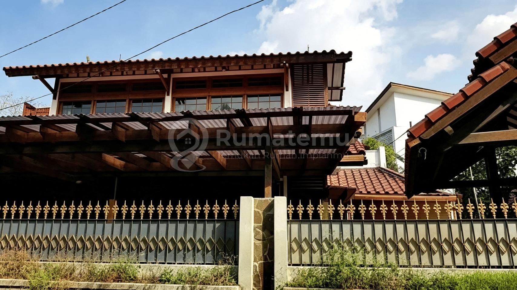 Rumah Hoek di Jalan Kebalen, 45 Meter ke Jalan Raya Utama