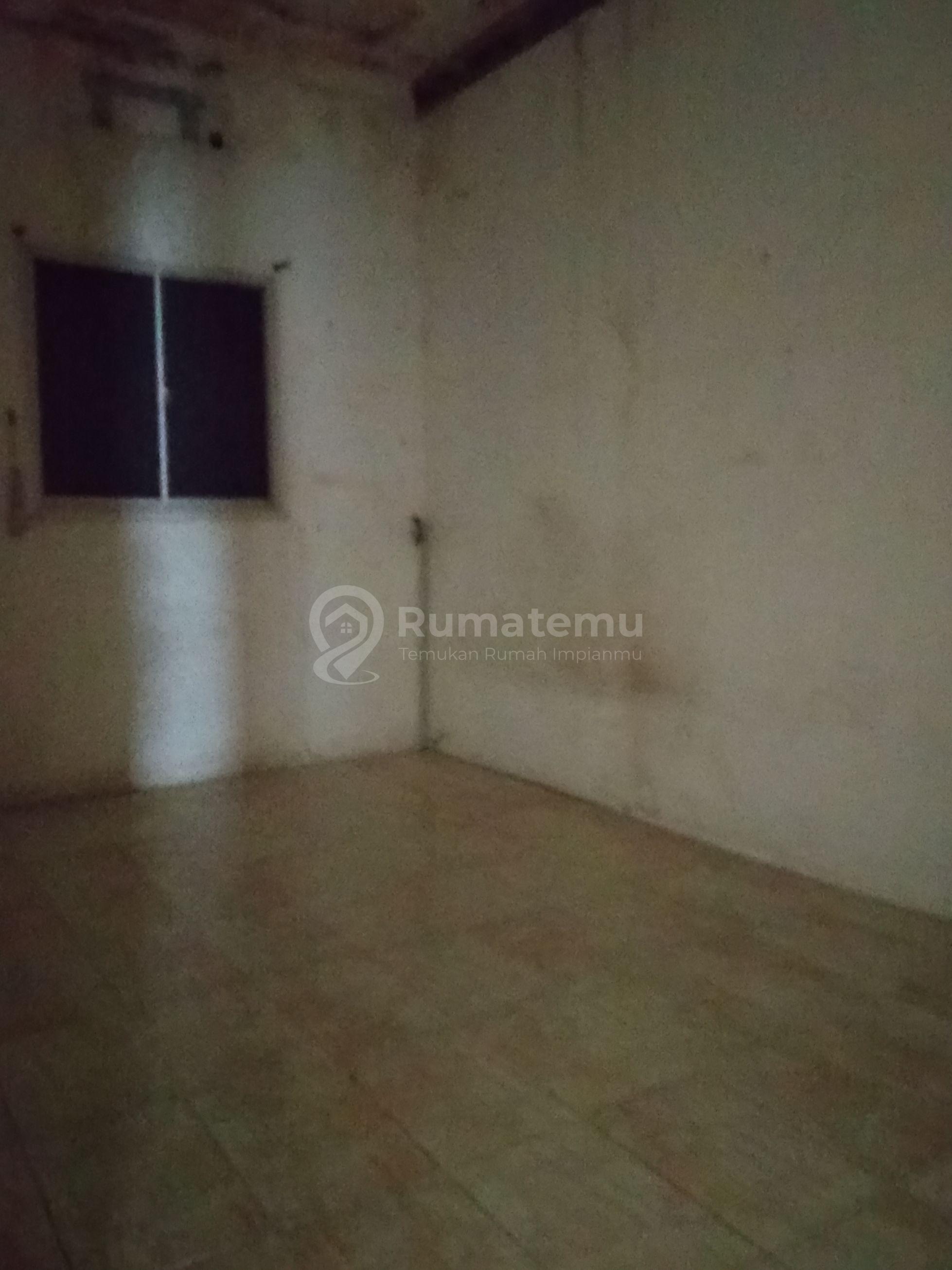 Jual rumah Asri di taman Bugel indah raya Kota Tangerang 