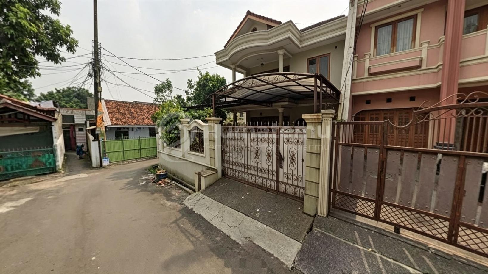 Jual rumah komplek hook mewah cantik di Pondok Bambu, Duren Sawit, Jakarta Timur
