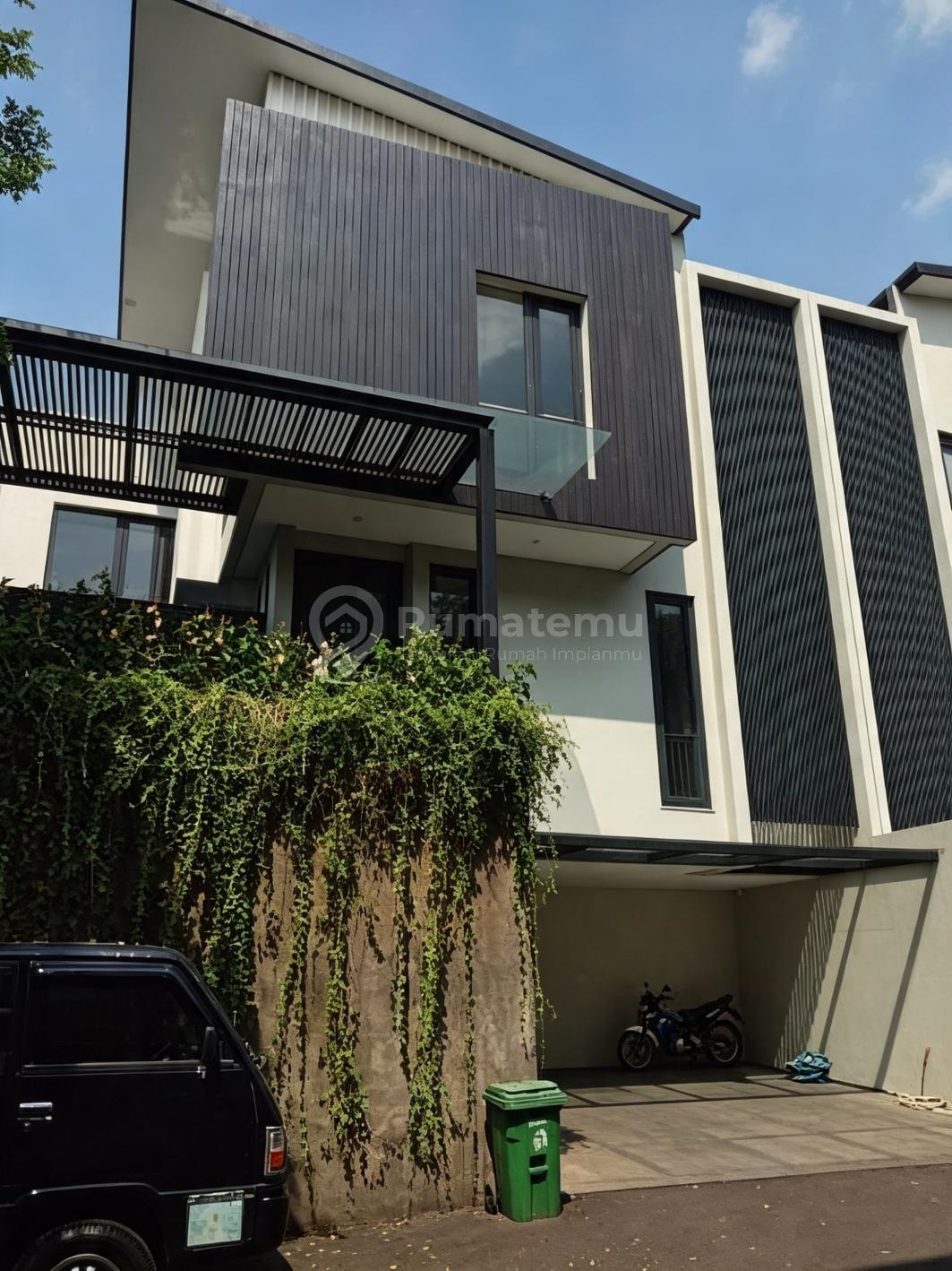 Dijual Rumah Modern Bebas Banjir Dapur Bersih + Kotor Minimalis dan Mewah Cilandak Jakarta Selatan