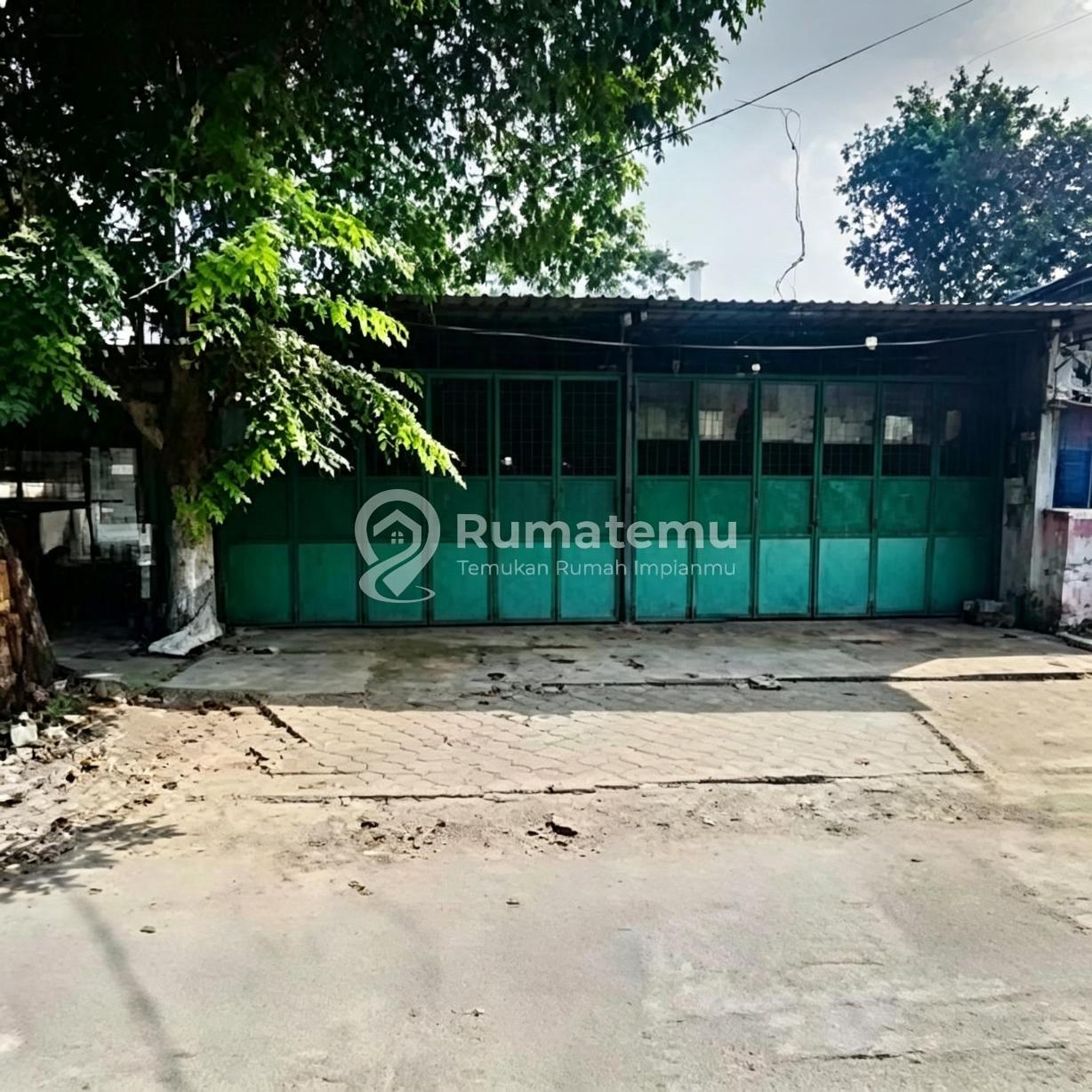 Turun Harga Jual di Bawah Pasaran Gudang Ruang Usaha di Pinggir Jalan Raya Moh Toha Pasar Baru Tangerang