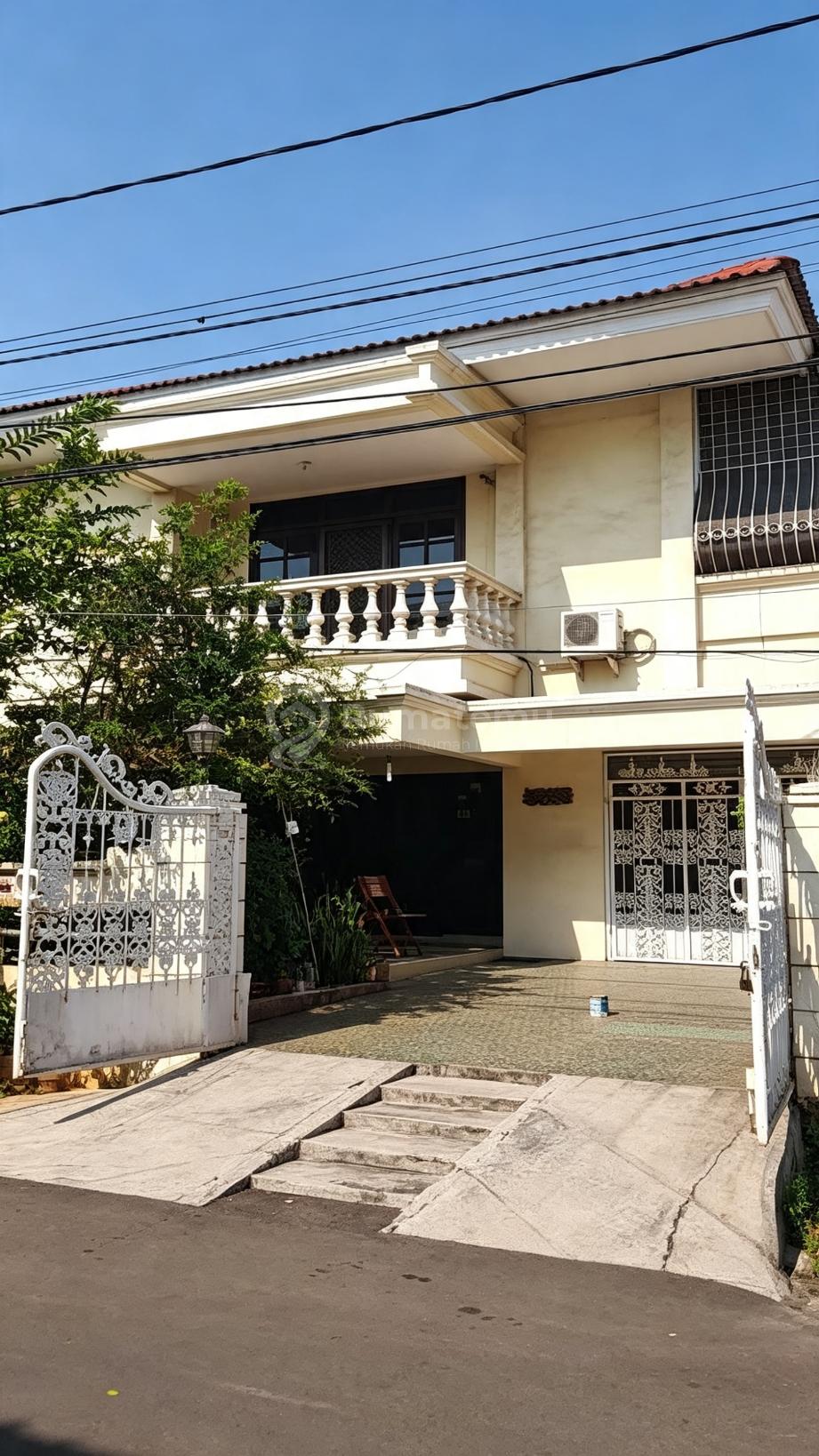 Dijual rumah sudah renovasi di Kelapa Gading, Pegangsaan Dua, Jakarta Utara