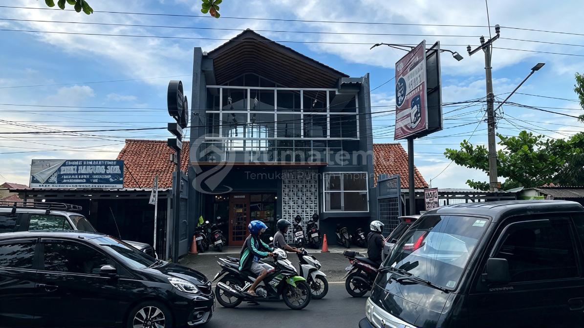 Bangunan Eks Cafe Depan Yogya Sumber , Cirebon| 700 M², cocok untuk Cafe, restoran, kantor, klinik, showroom, retail, maupun berbagai usaha komersial lainnya.