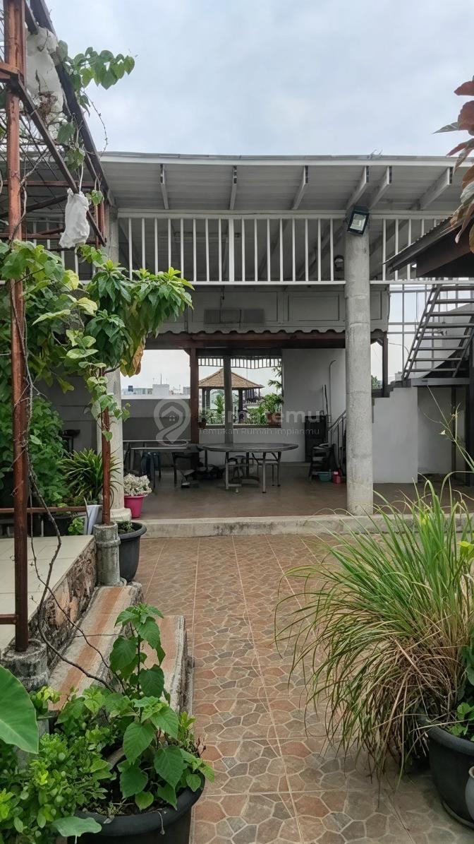 Dijual Rumah Jelambar Ada Taman Terenovasi