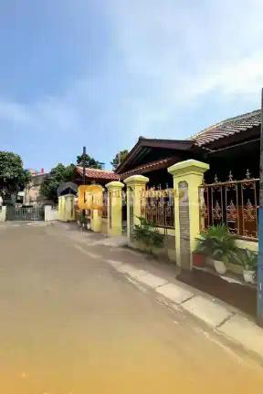 Rumah Bagus Tanah Luas Dalam Komplek Strategis Di Johar Baru