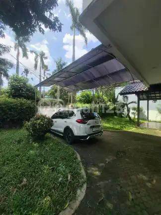 Rumah Secondary Tanah Luas Dalam Komplek